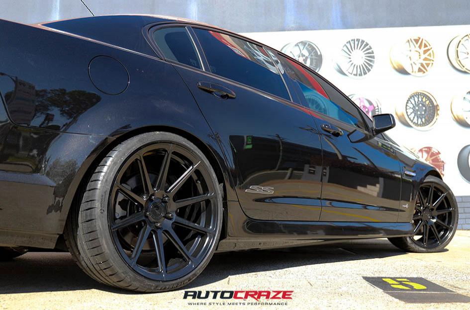HOLDEN-COMMODORE-SF04-MATTE-BLACK